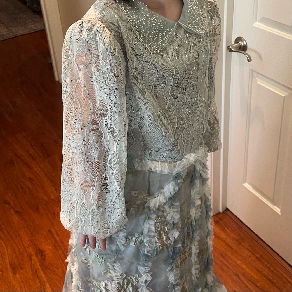 Elegant Girl’s Sugar Pageant Sage, Blue, Gold Beaded Lace Dress 12-14 - Picture 9 of 16